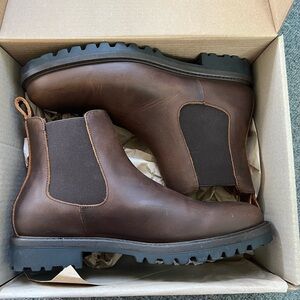 NWT Portland Leather Men’s Chelsea Boots, size 9